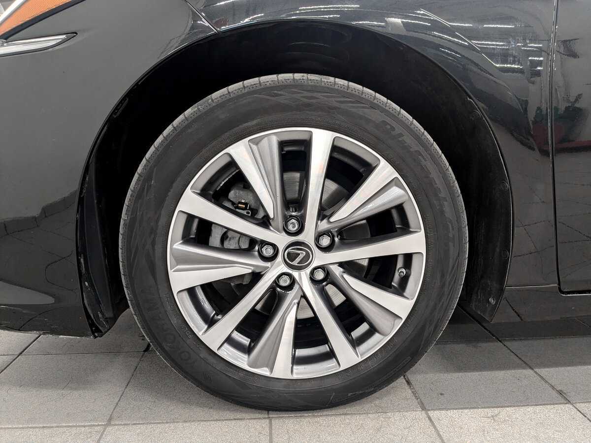 Lexus ES с пробегом — 2021 год. Фото: #17