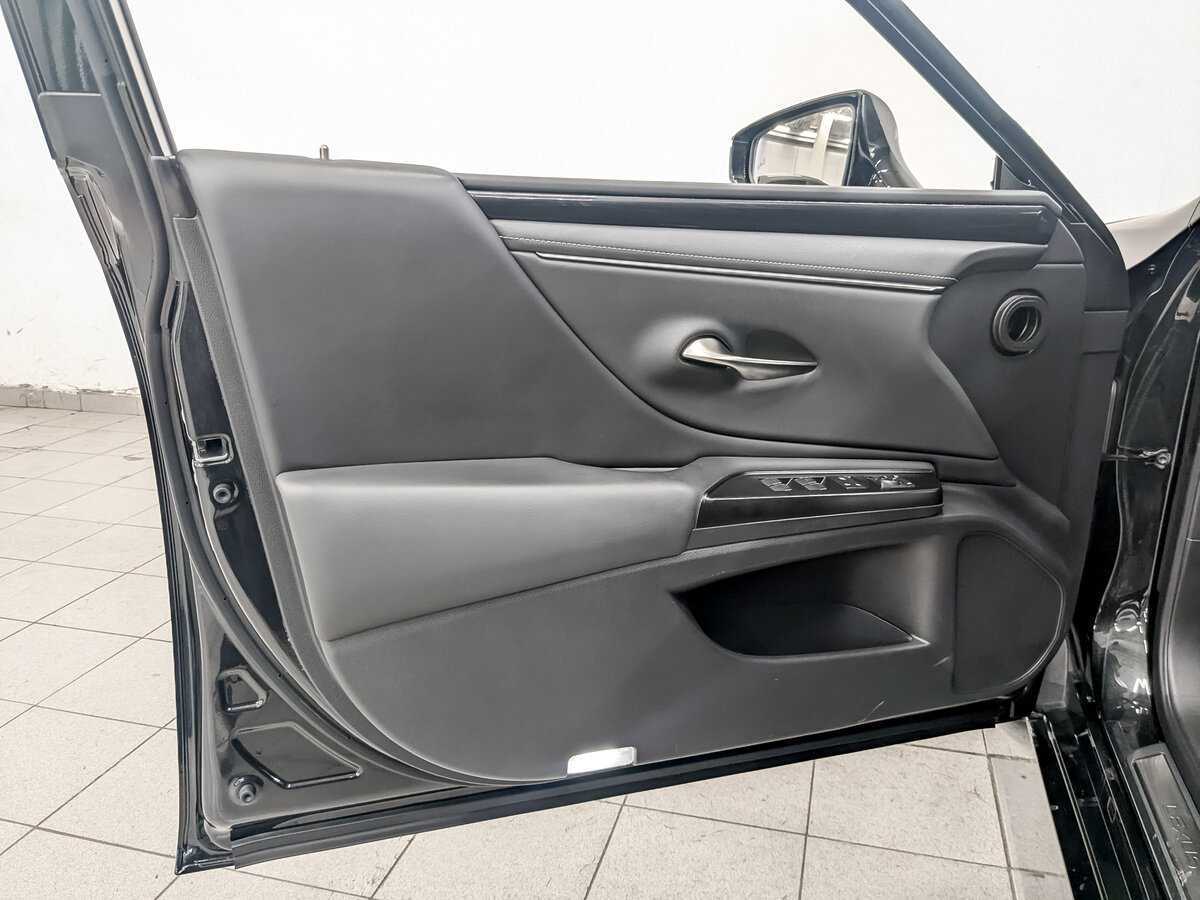 Lexus ES с пробегом — 2021 год. Фото: #18