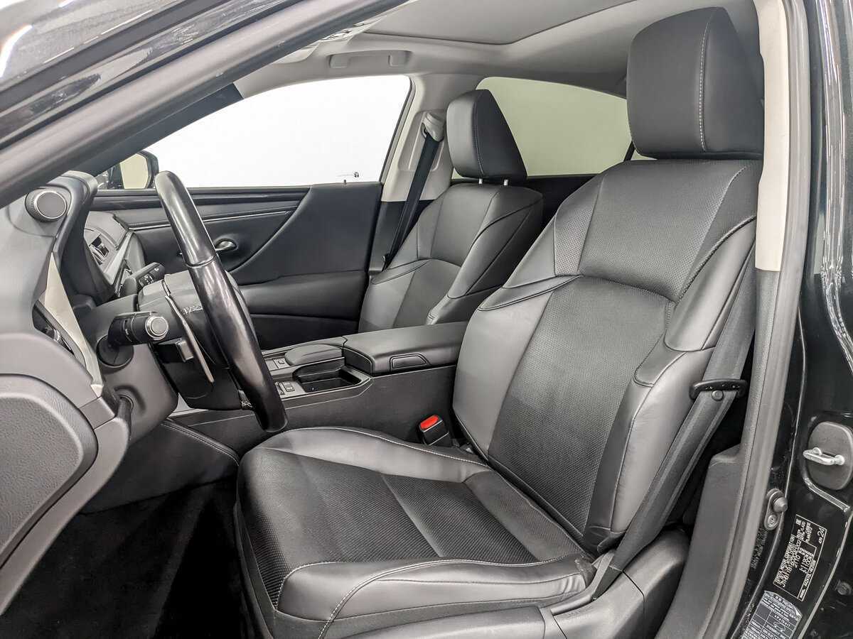 Lexus ES с пробегом — 2021 год. Фото: #19