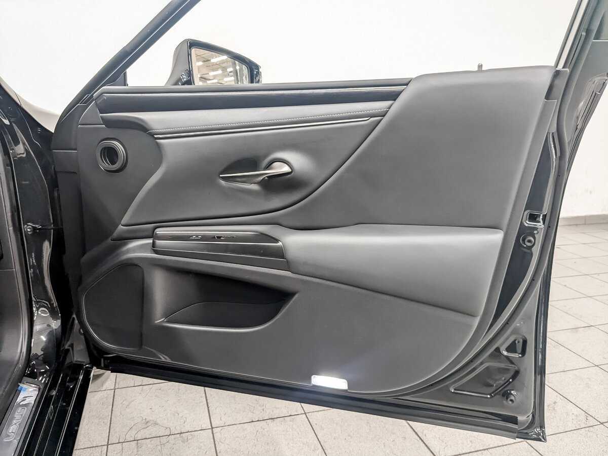 Lexus ES с пробегом — 2021 год. Фото: #24