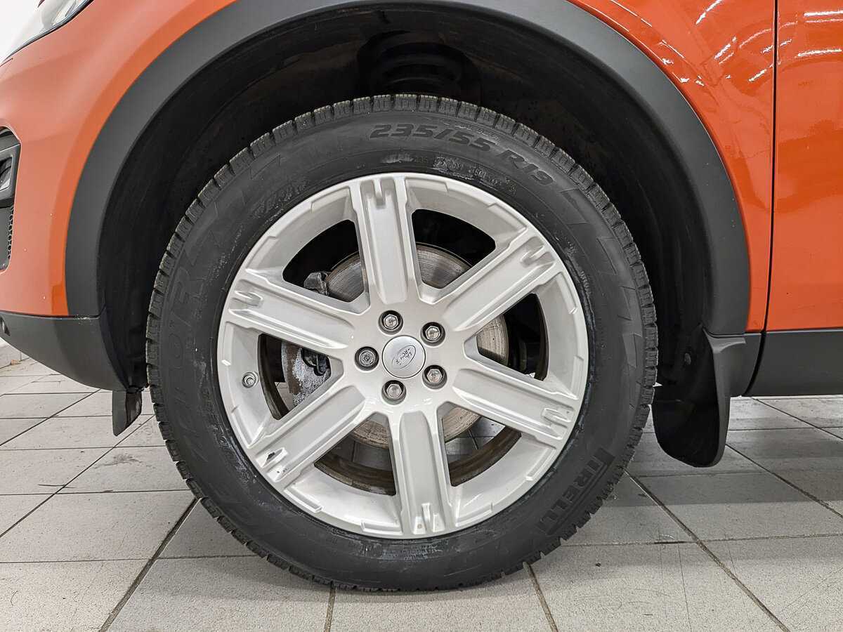 Land Rover Discovery Sport с пробегом — 2017 год. Фото: #11