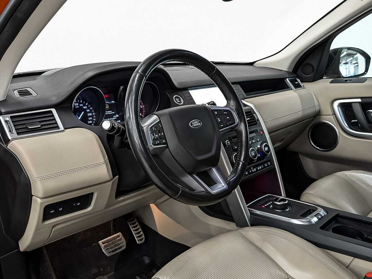 Land Rover Discovery Sport с пробегом — 2017 год. Фото: #14
