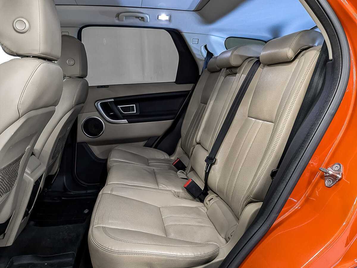 Land Rover Discovery Sport с пробегом — 2017 год. Фото: #17
