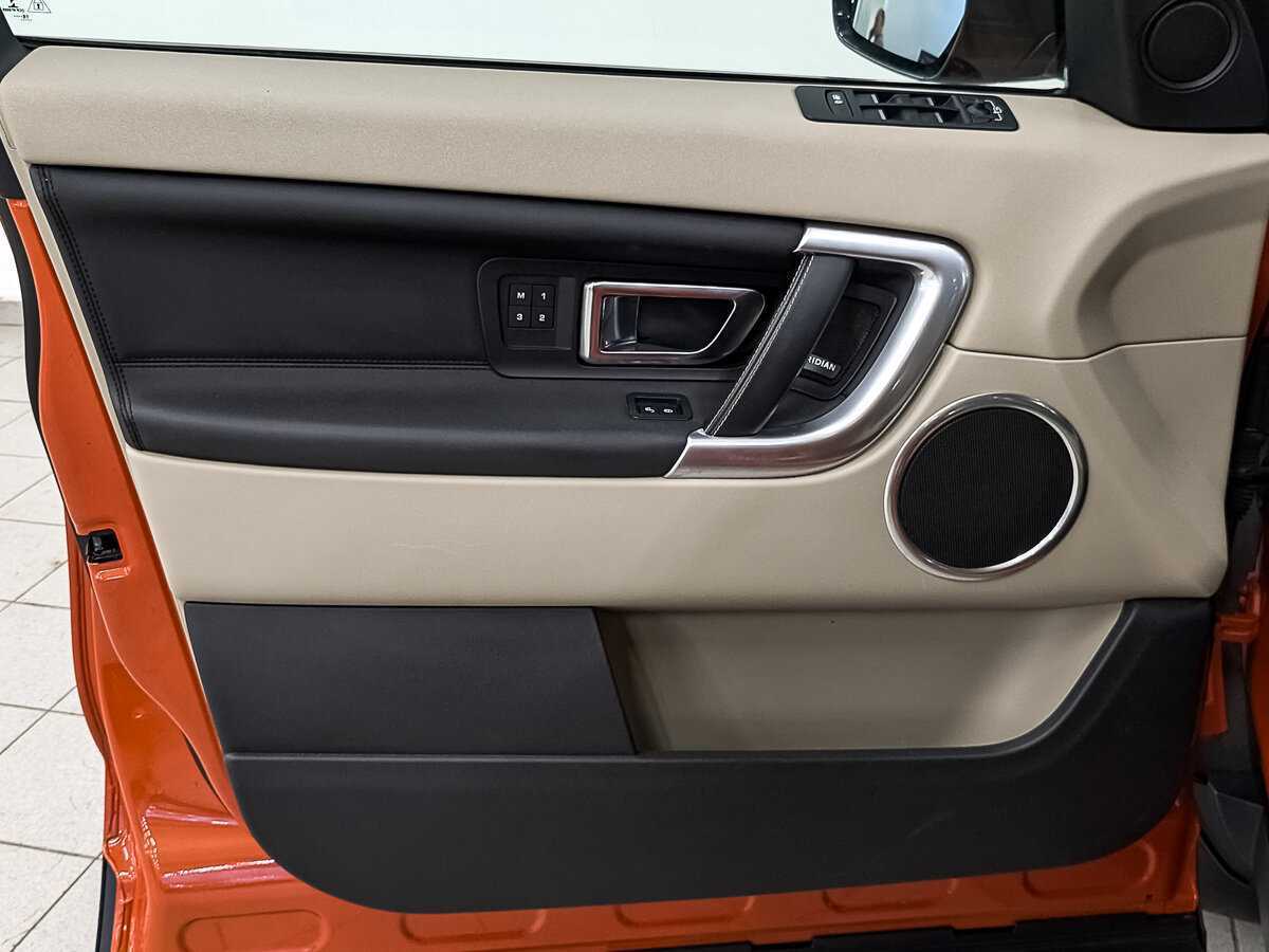 Land Rover Discovery Sport с пробегом — 2017 год. Фото: #18