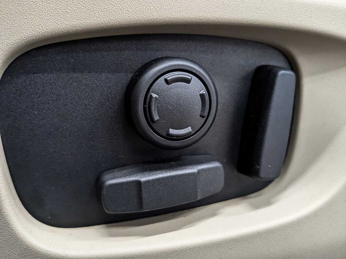 Land Rover Discovery Sport с пробегом — 2017 год. Фото: #25