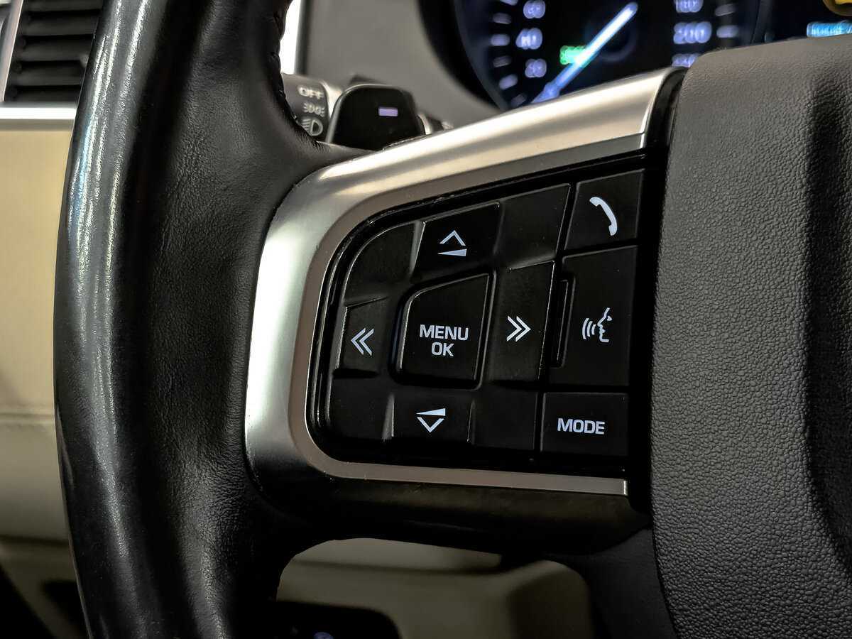 Land Rover Discovery Sport с пробегом — 2017 год. Фото: #28