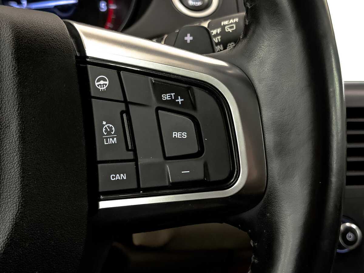 Land Rover Discovery Sport с пробегом — 2017 год. Фото: #29