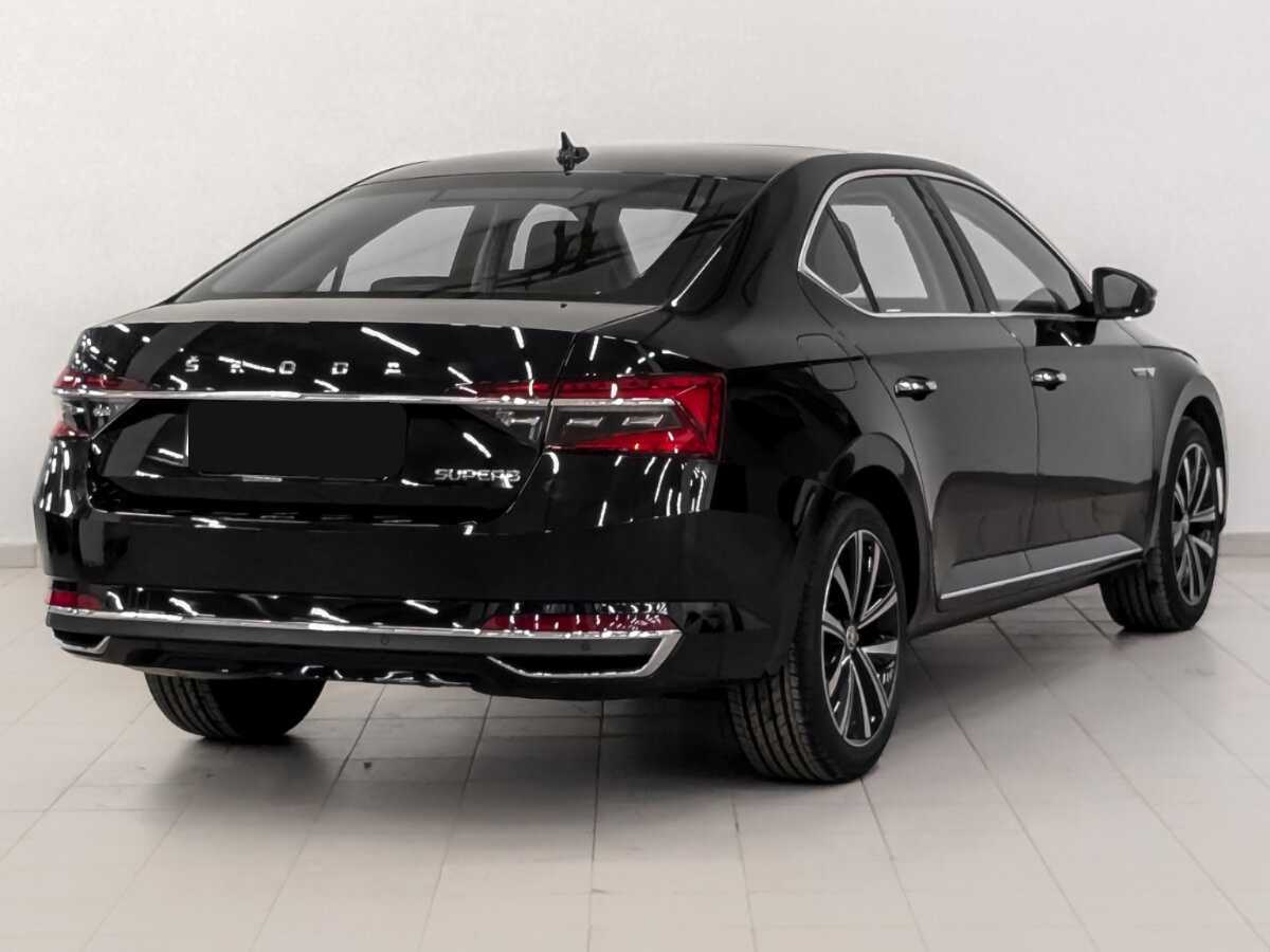 Skoda Superb с пробегом — 2024 год. Фото: #3