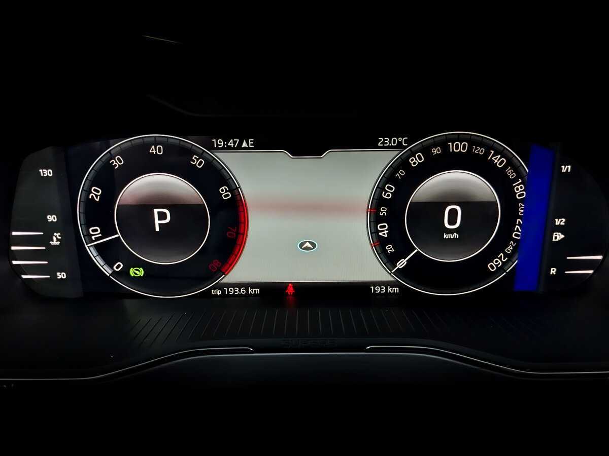 Skoda Superb с пробегом — 2024 год. Фото: #11