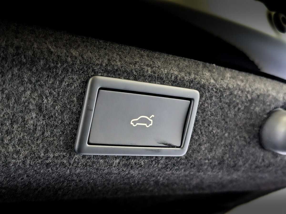 Skoda Superb с пробегом — 2024 год. Фото: #24