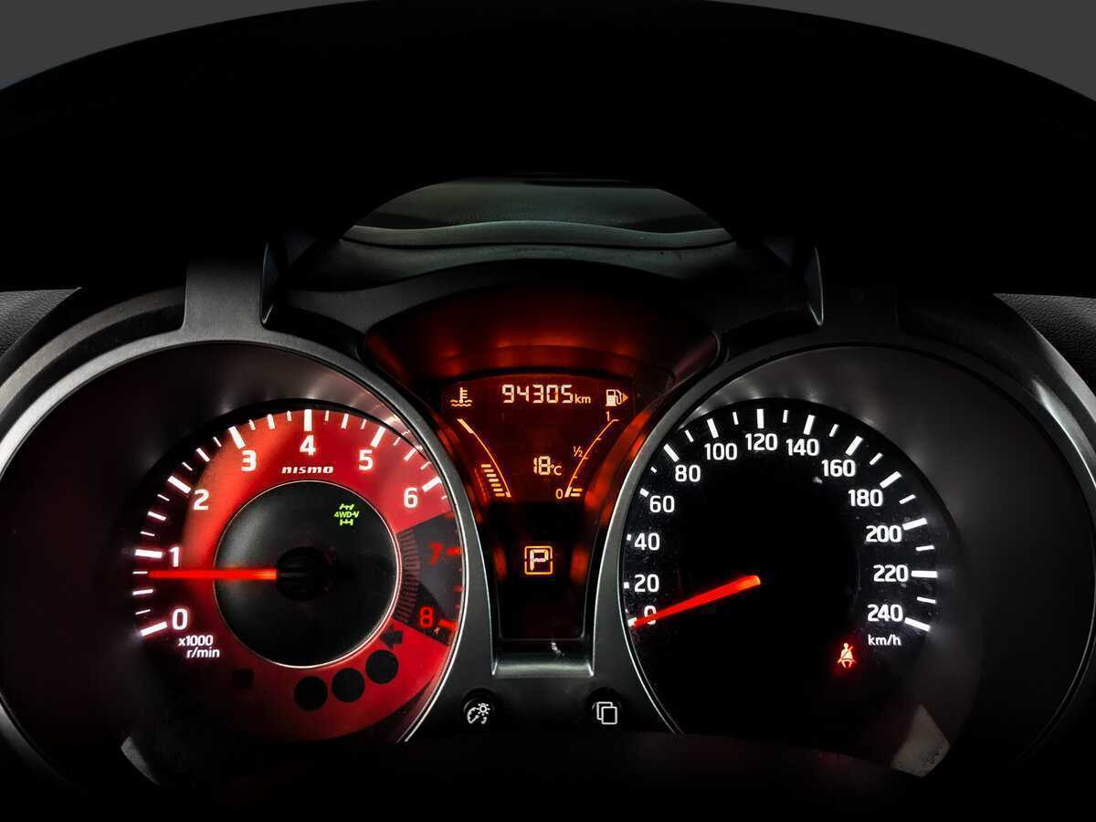 Nissan Juke Nismo с пробегом — 2013 год. Фото: #12