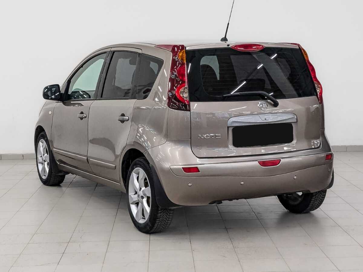 Nissan Note с пробегом — 2011 год. Фото: #6