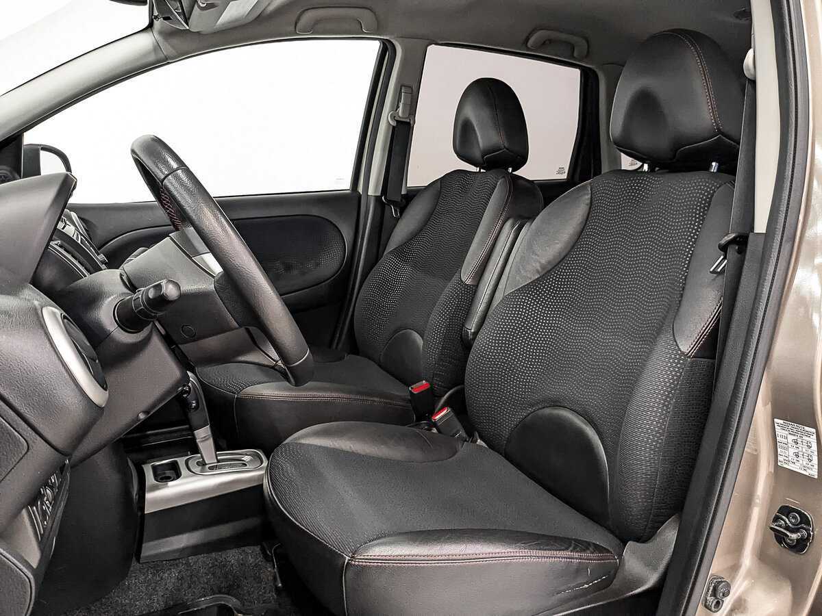 Nissan Note с пробегом — 2011 год. Фото: #19