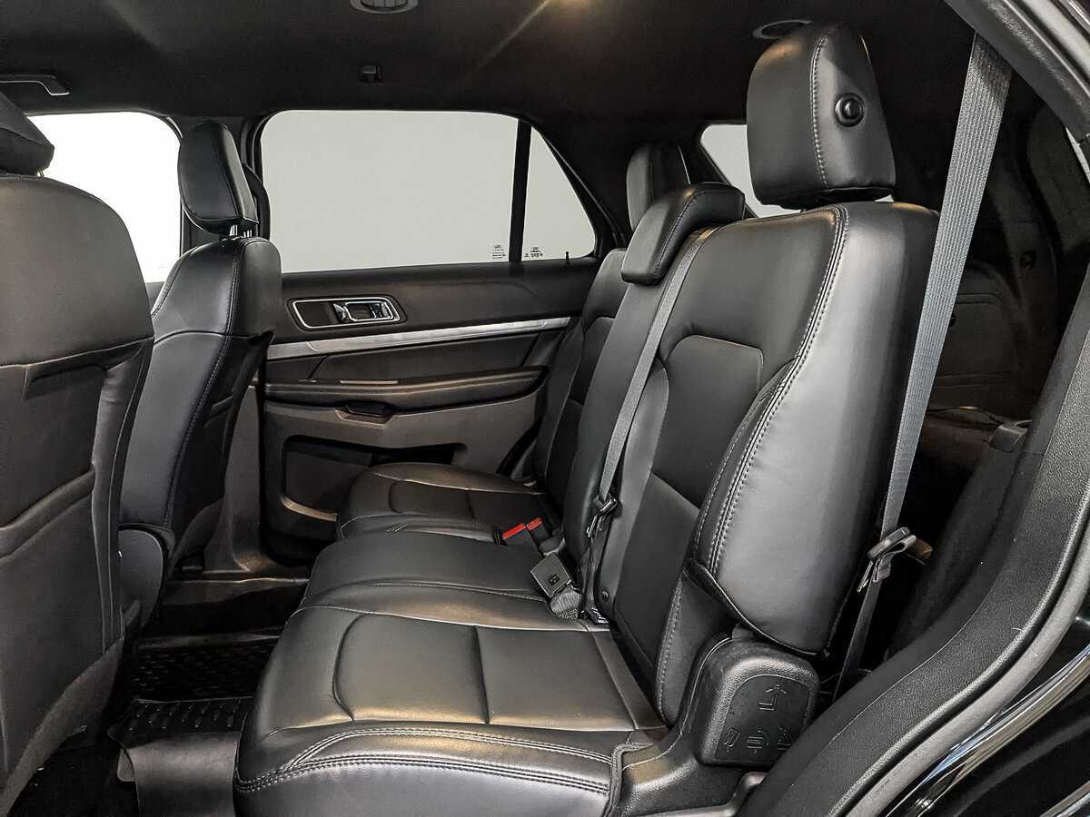 Ford Explorer с пробегом — 2019 год. Фото: #17