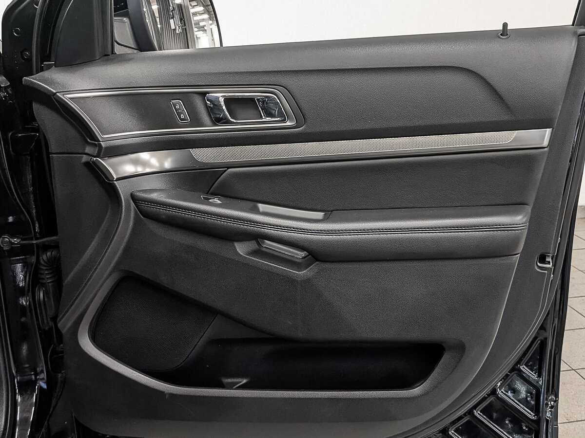 Ford Explorer с пробегом — 2019 год. Фото: #23