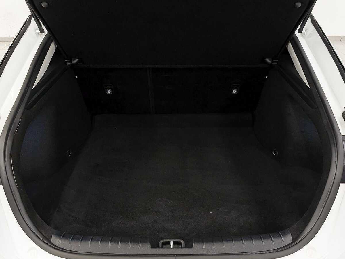 Kia Stinger с пробегом — 2019 год. Фото: #9