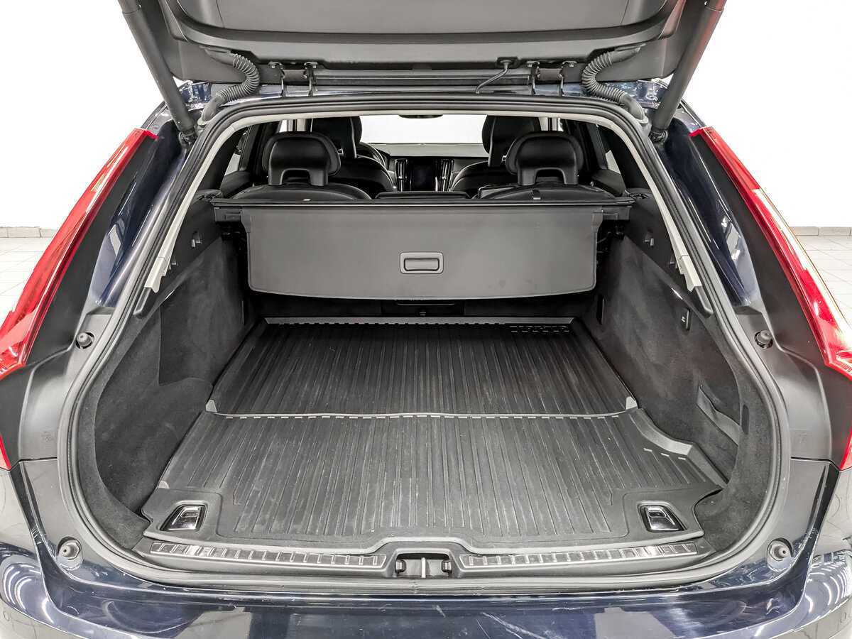 Volvo V90 Cross Country с пробегом — 2017 год. Фото: #9