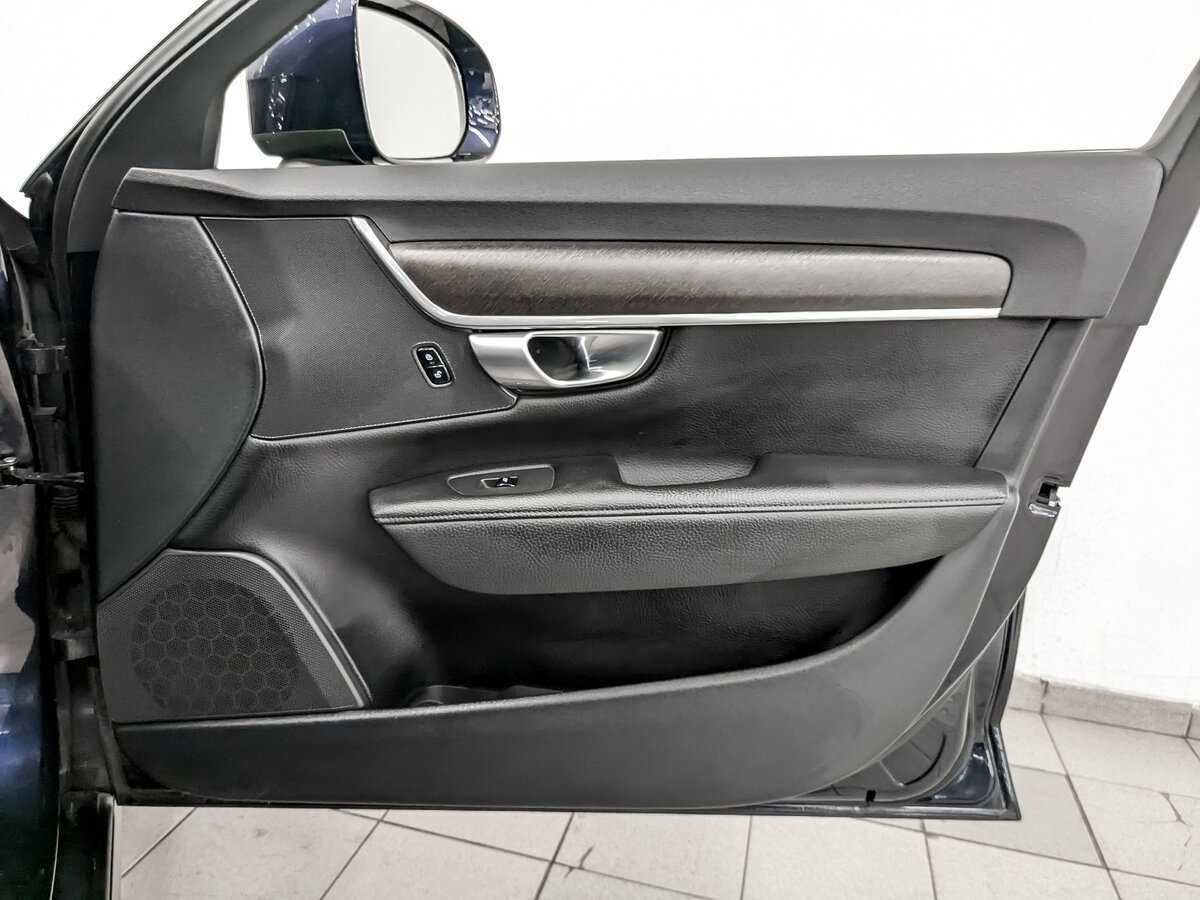 Volvo V90 Cross Country с пробегом — 2017 год. Фото: #24