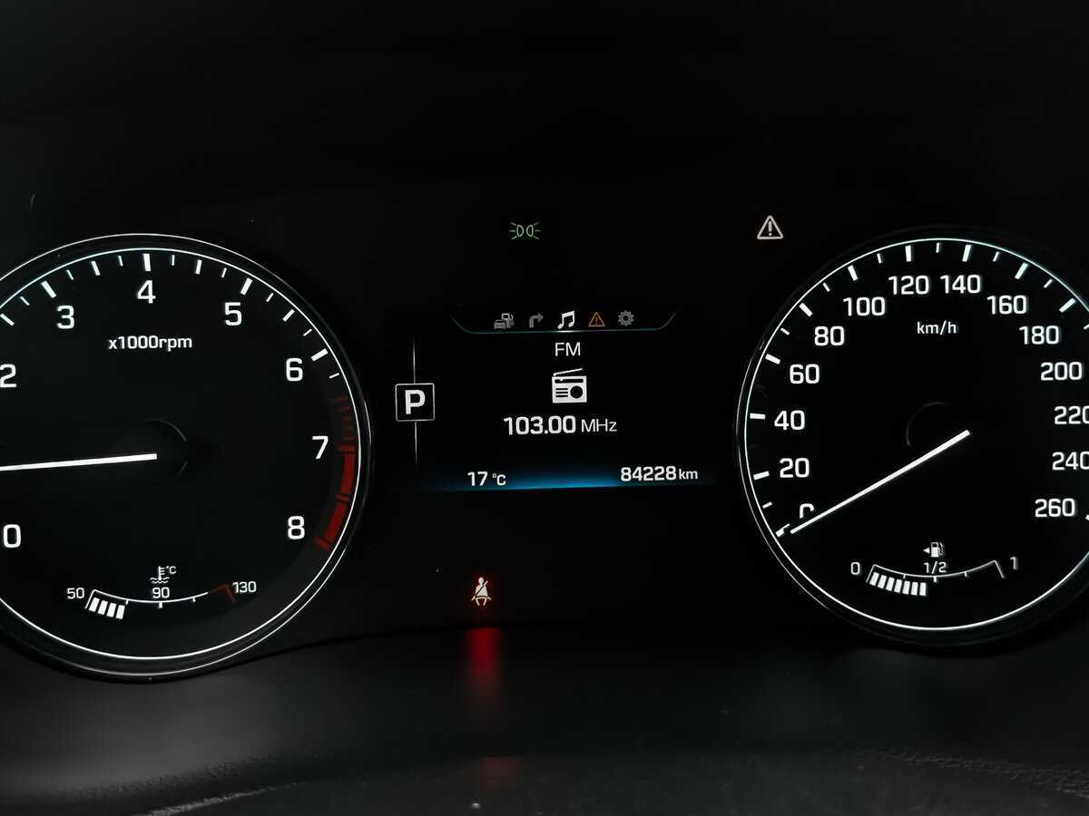 Hyundai Genesis с пробегом — 2015 год. Фото: #12