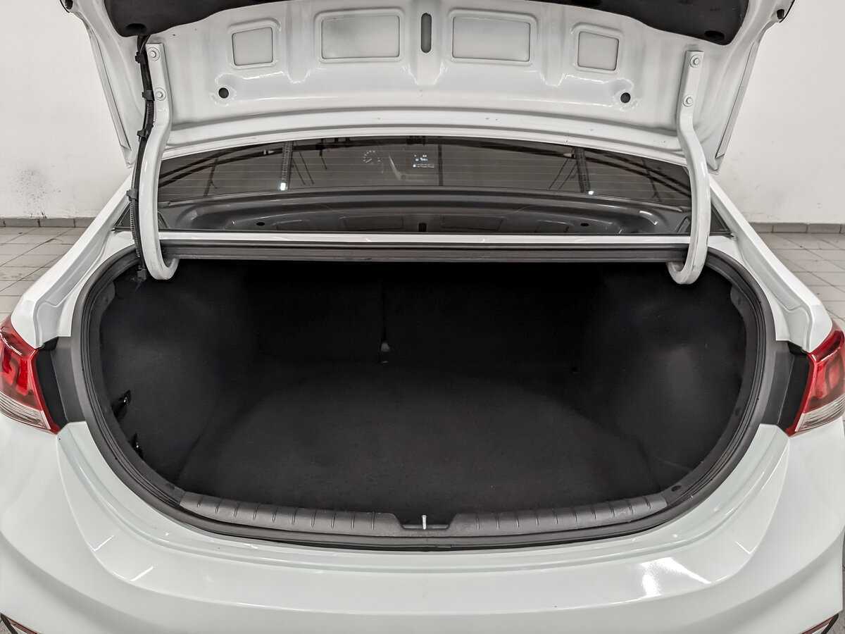 Hyundai Solaris с пробегом — 2017 год. Фото: #9