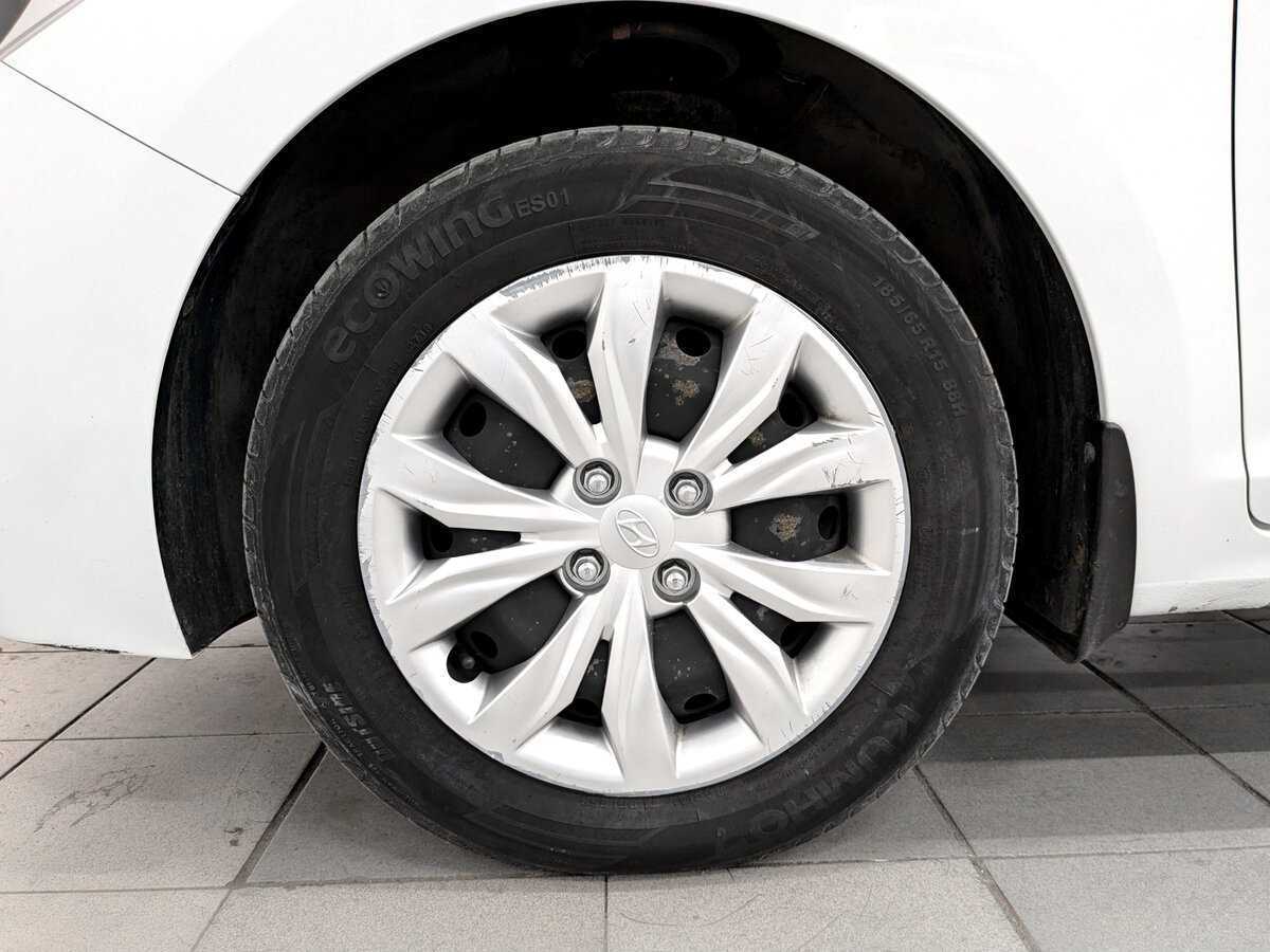 Hyundai Solaris с пробегом — 2017 год. Фото: #17