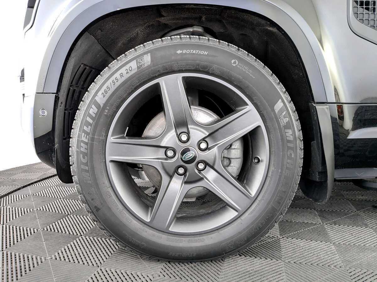 Land Rover Defender с пробегом — 2021 год. Фото: #17