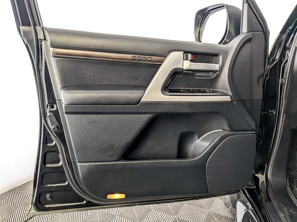 Toyota Land Cruiser с пробегом — 2020 год. Фото: #18