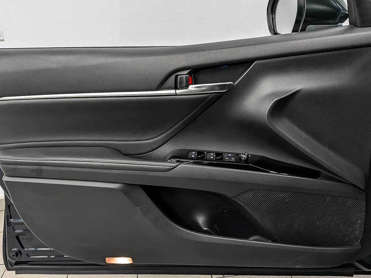 Toyota Camry с пробегом — 2018 год. Фото: #18