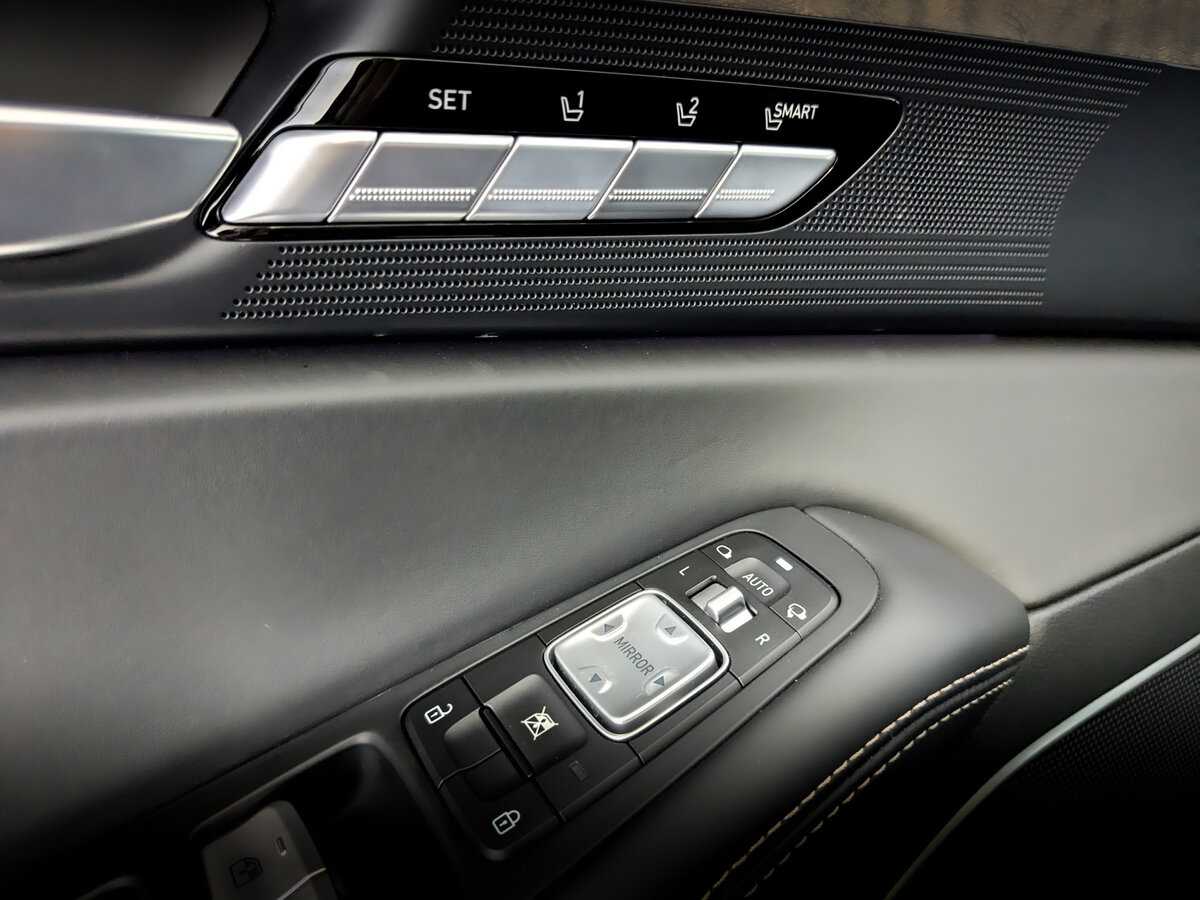 Genesis G90 с пробегом — 2020 год. Фото: #21