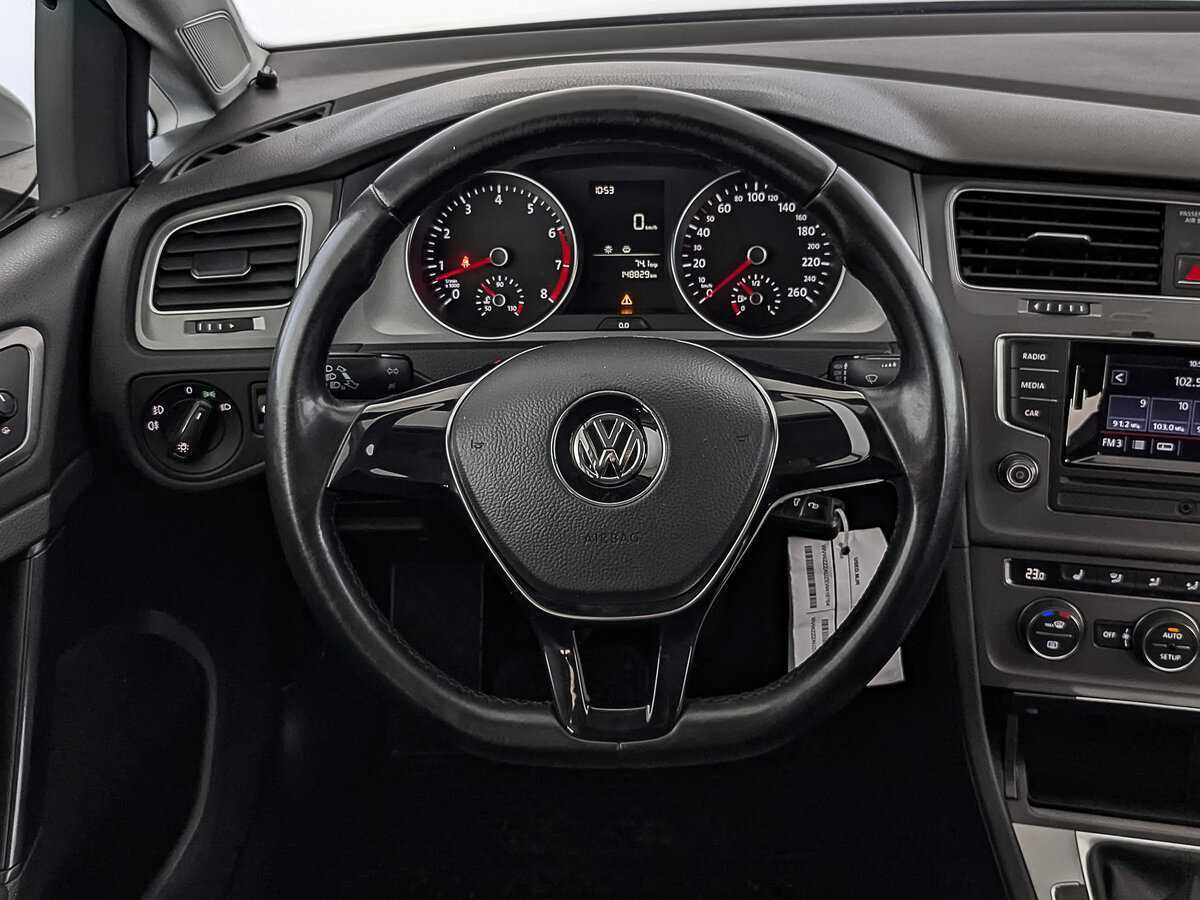 Volkswagen Golf с пробегом — 2014 год. Фото: #21