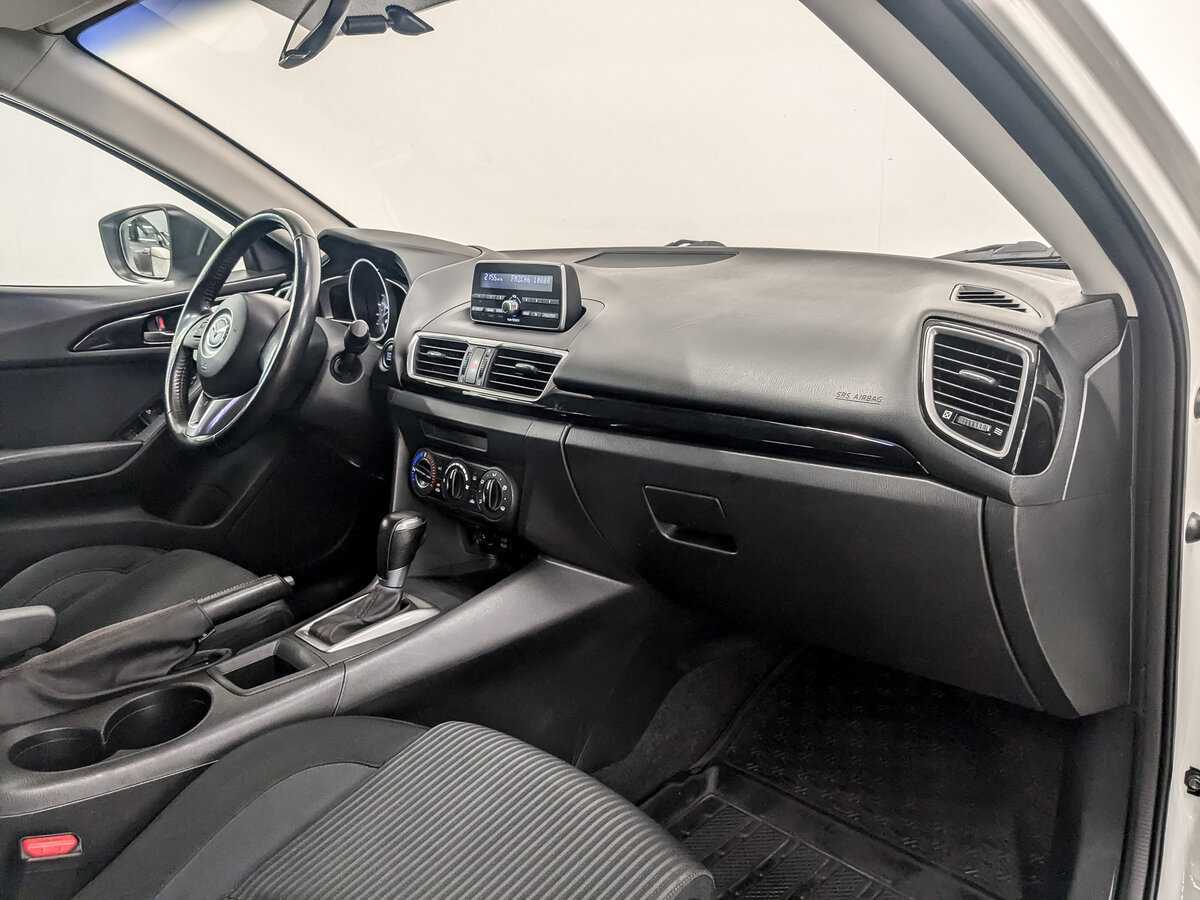Mazda 3 с пробегом — 2014 год. Фото: #10