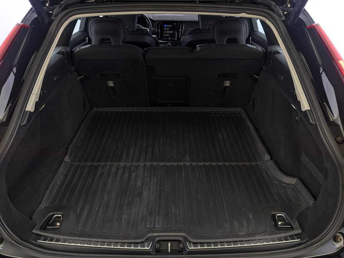 Volvo V90 Cross Country с пробегом — 2019 год. Фото: #9