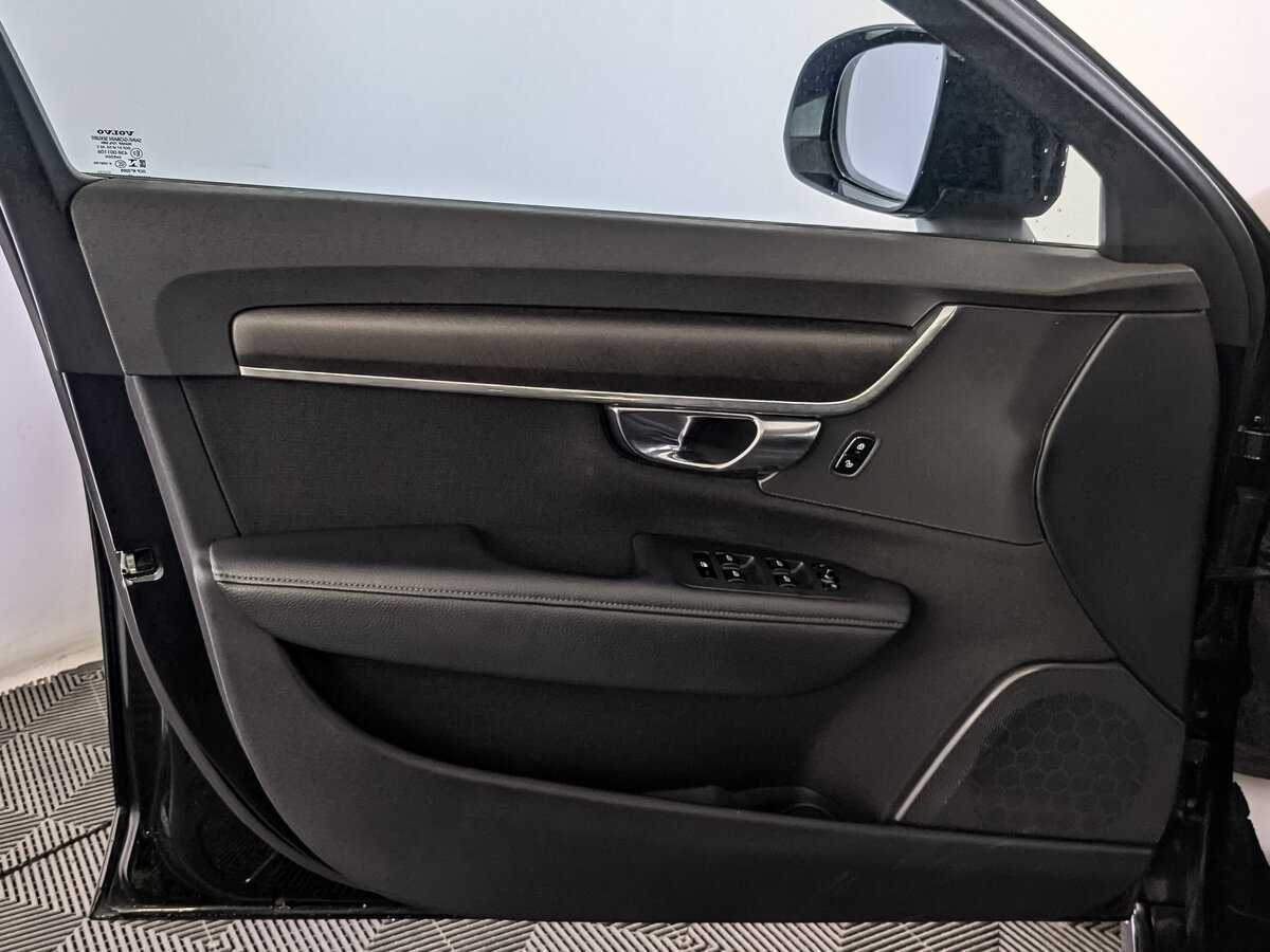 Volvo V90 Cross Country с пробегом — 2019 год. Фото: #16