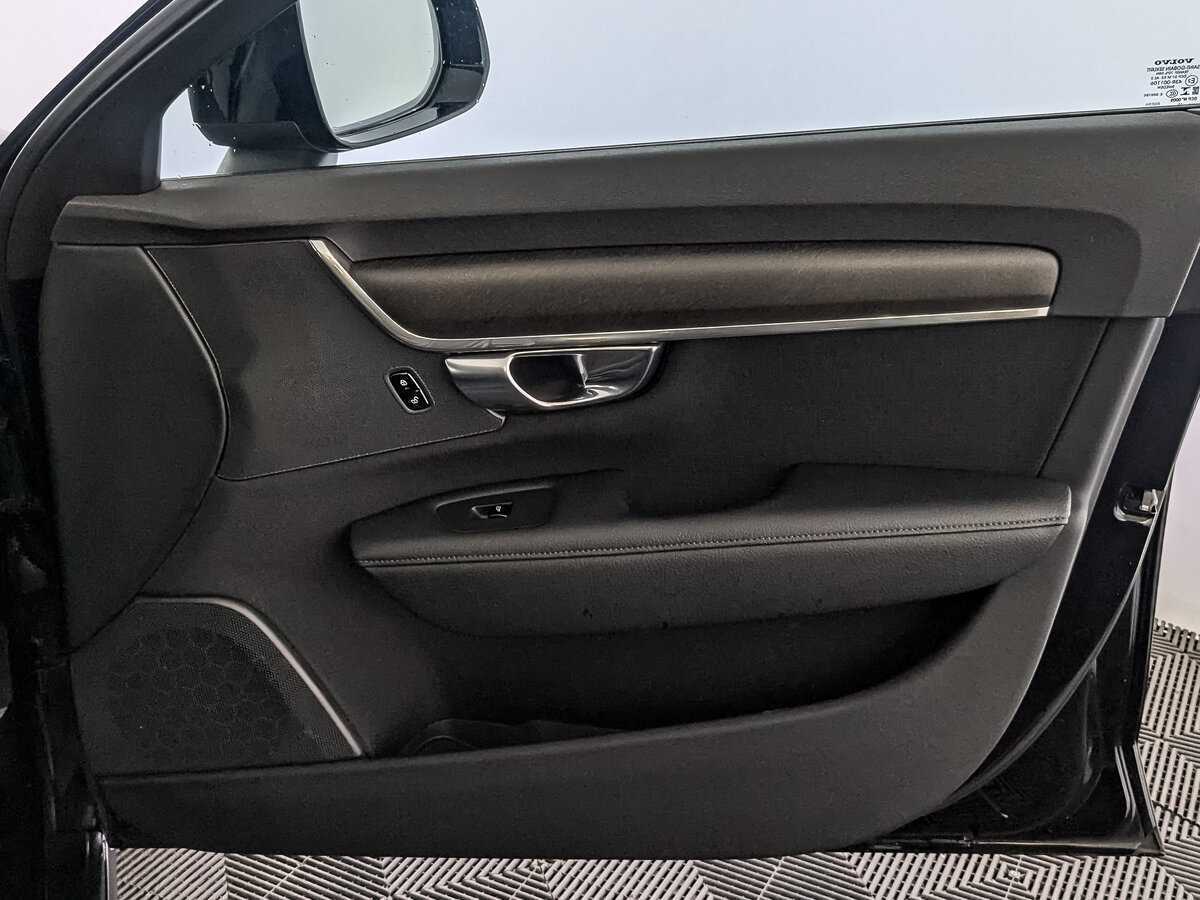 Volvo V90 Cross Country с пробегом — 2019 год. Фото: #21