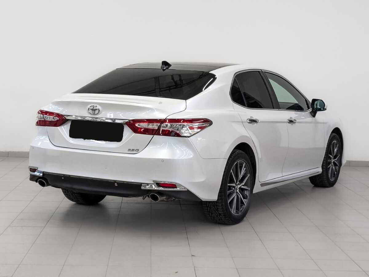 Toyota Camry с пробегом — 2023 год. Фото: #4