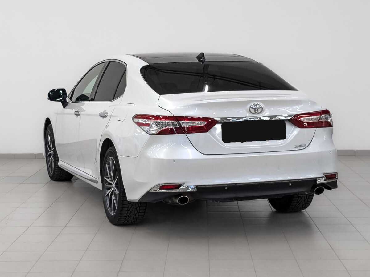 Toyota Camry с пробегом — 2023 год. Фото: #6