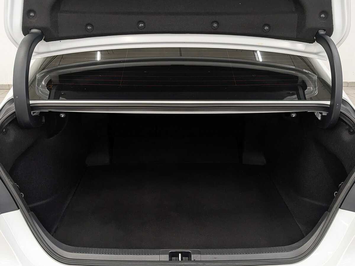 Toyota Camry с пробегом — 2023 год. Фото: #9