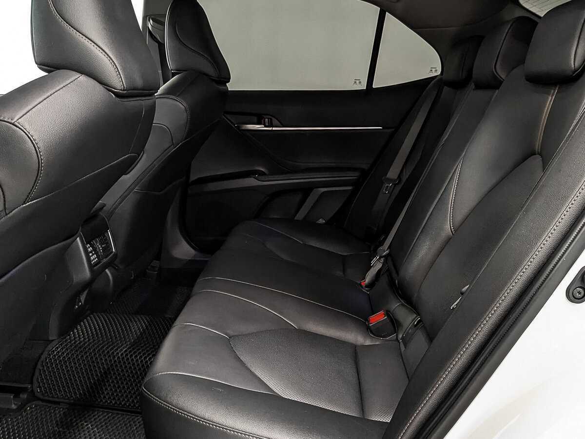 Toyota Camry с пробегом — 2023 год. Фото: #17