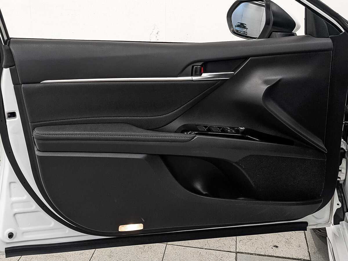 Toyota Camry с пробегом — 2023 год. Фото: #18