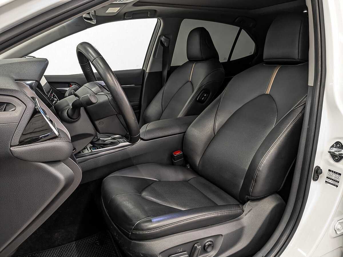 Toyota Camry с пробегом — 2023 год. Фото: #19