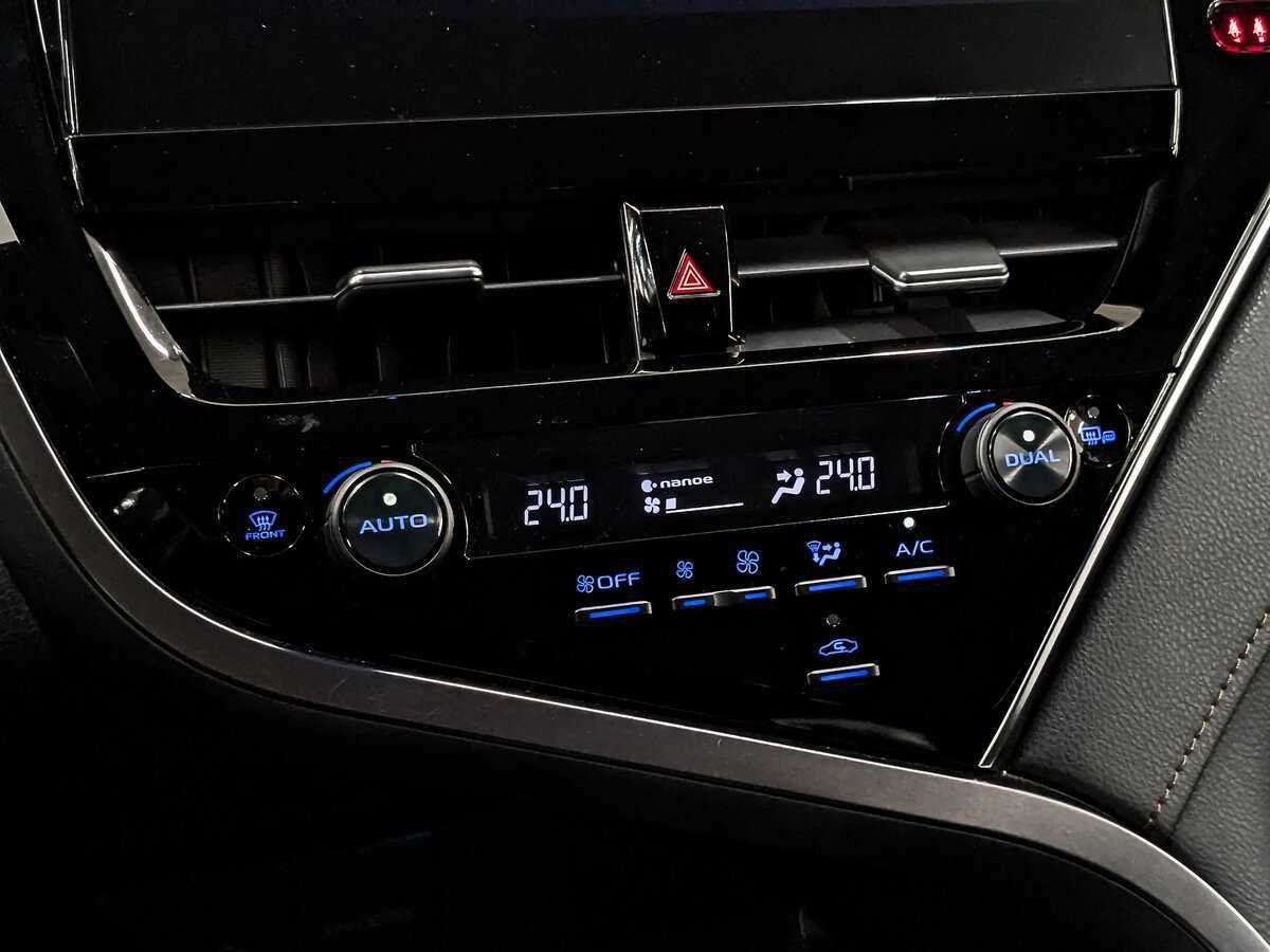 Toyota Camry с пробегом — 2023 год. Фото: #20
