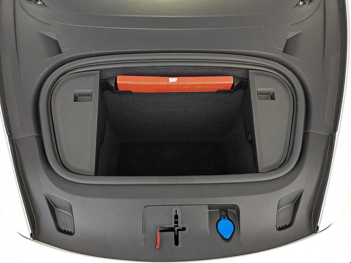 Porsche Taycan с пробегом — 2021 год. Фото: #8