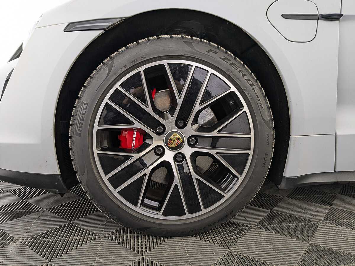 Porsche Taycan с пробегом — 2021 год. Фото: #11