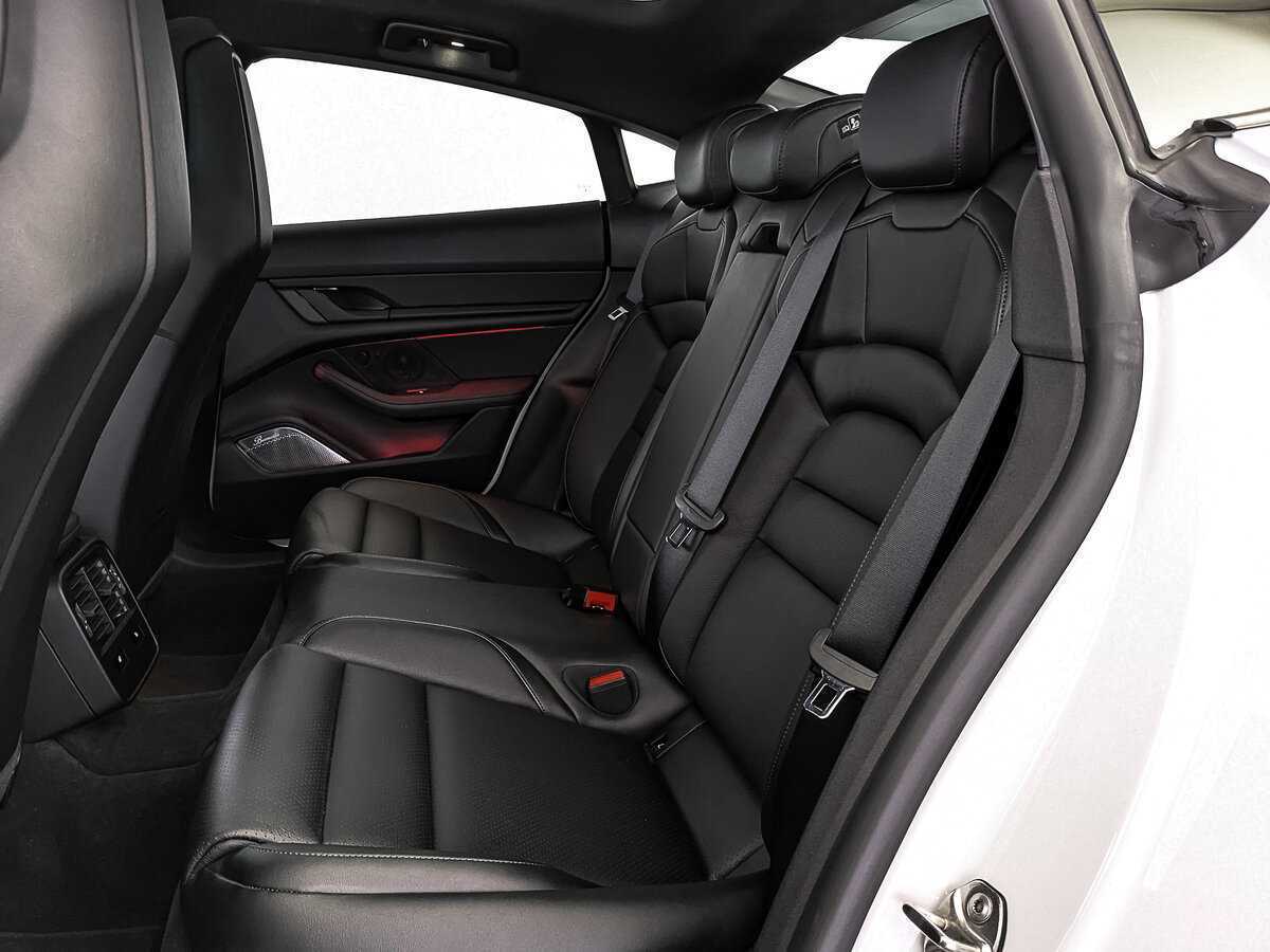 Porsche Taycan с пробегом — 2021 год. Фото: #17