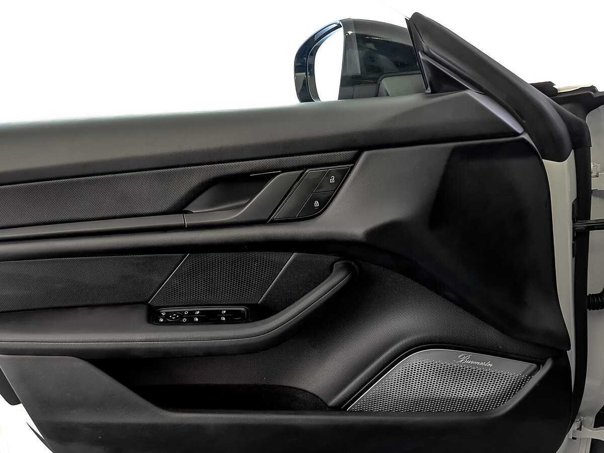 Porsche Taycan с пробегом — 2021 год. Фото: #18