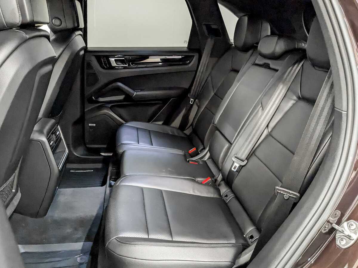 Porsche Cayenne с пробегом — 2018 год. Фото: #11