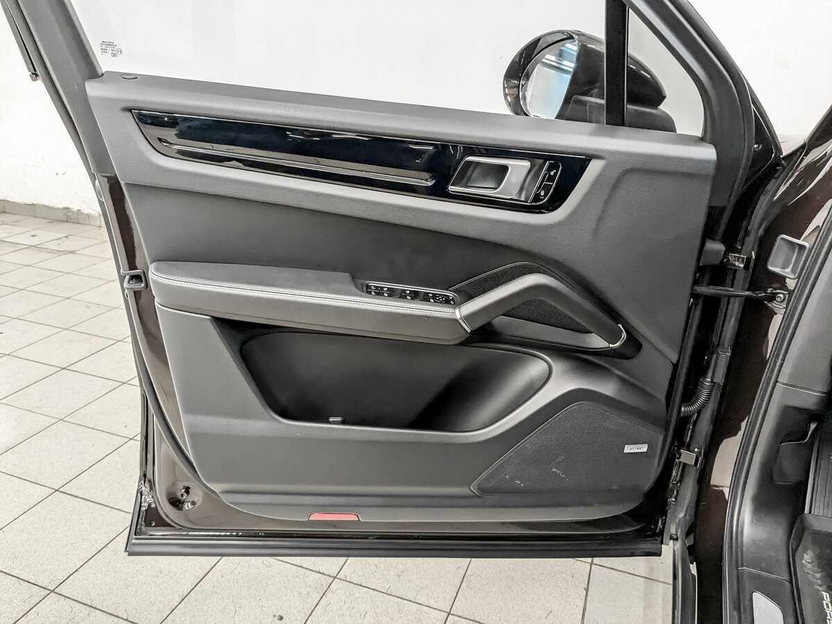 Porsche Cayenne с пробегом — 2018 год. Фото: #18