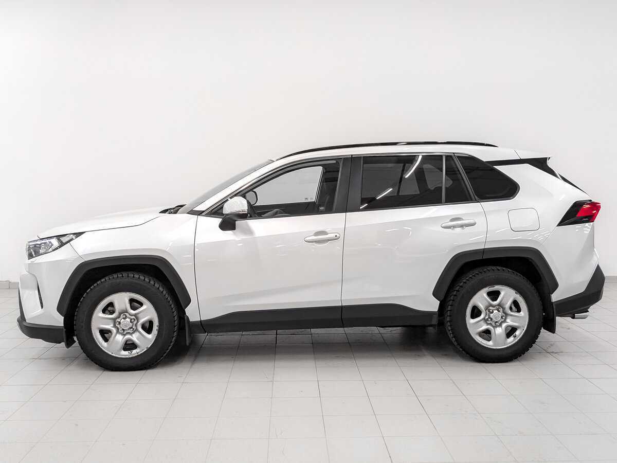 Toyota RAV4 с пробегом — 2021 год. Фото: #7
