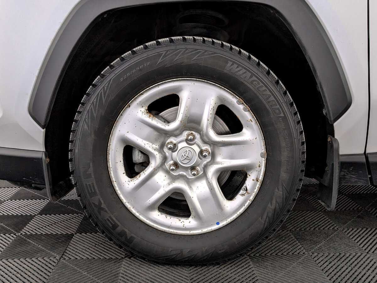 Toyota RAV4 с пробегом — 2021 год. Фото: #17