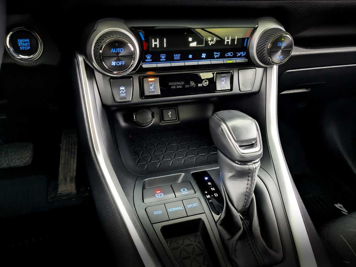 Toyota RAV4 с пробегом — 2021 год. Фото: #25